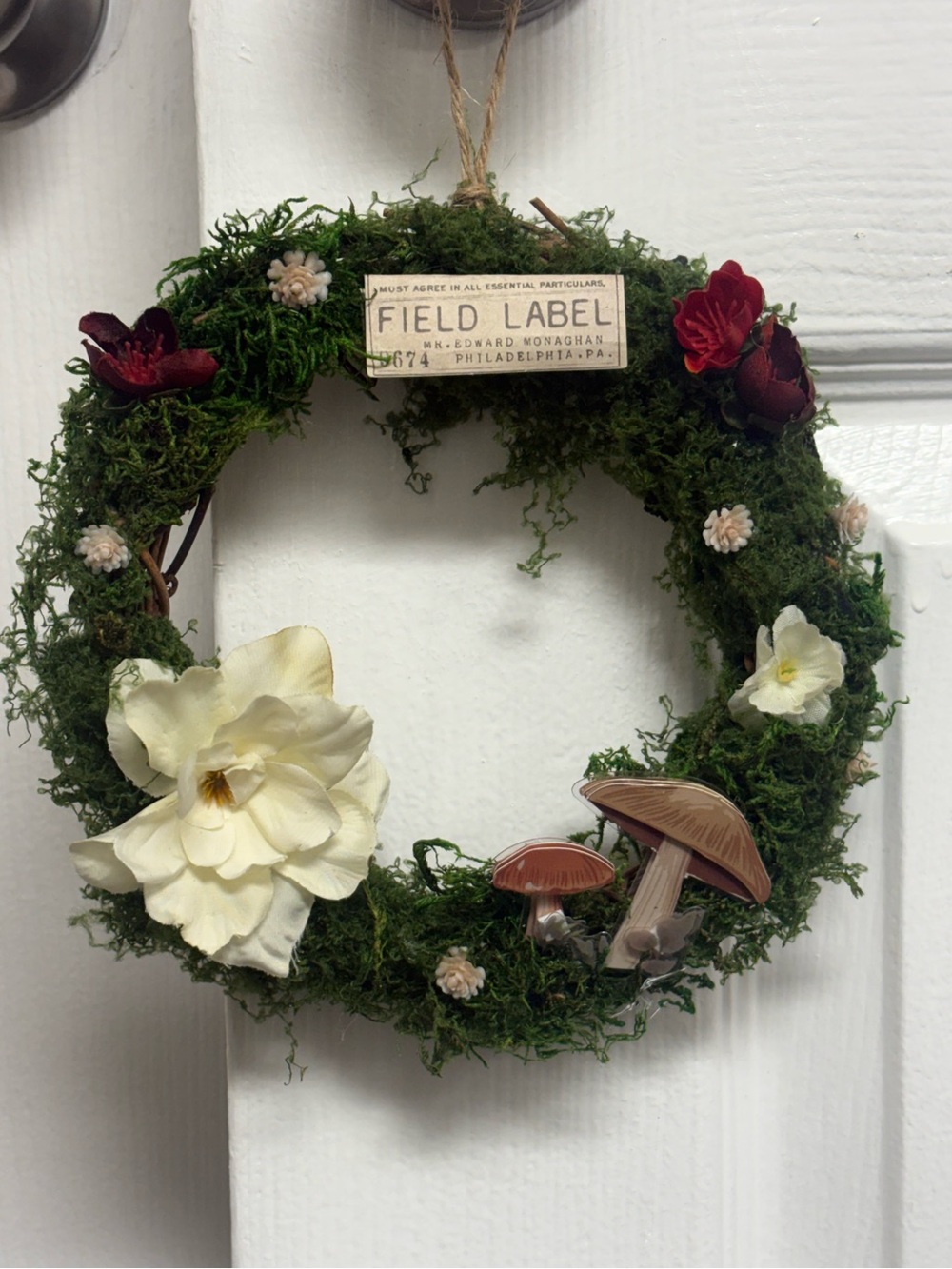 Moss & Floral mixed media Wreath - Picture 1 of 2